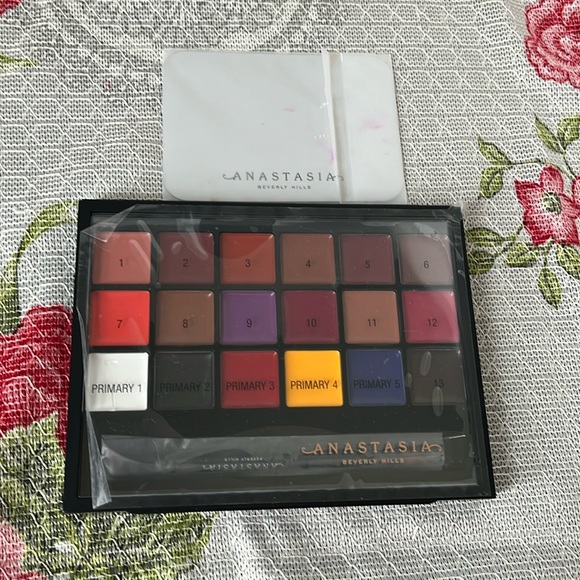 Anastasia Beverly Hills Lip Palette Vol. 1  New - Picture 2 of 8